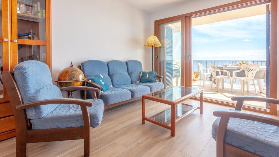 Balcony/Terrace, Living room, Seating area, Sea view