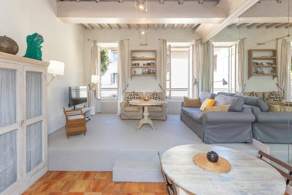 Communal lounge/ TV room, TV and multimedia, Living room