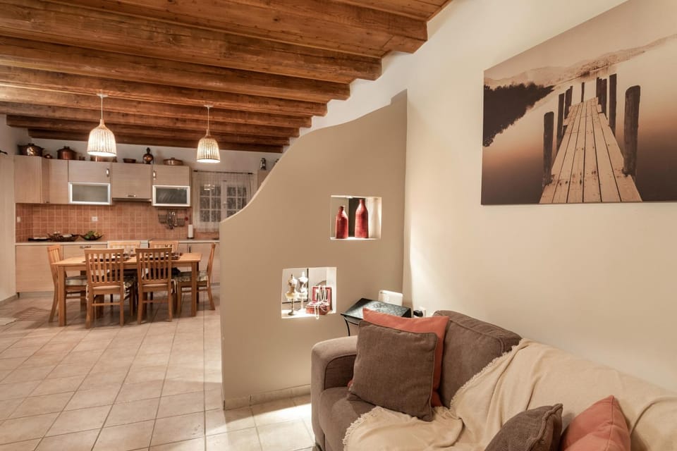 Kitchen or kitchenette, Living room, Seating area
