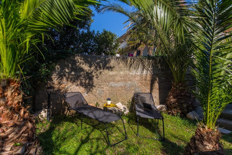 Apartment Peaceful Oasis Apartment in Makarska