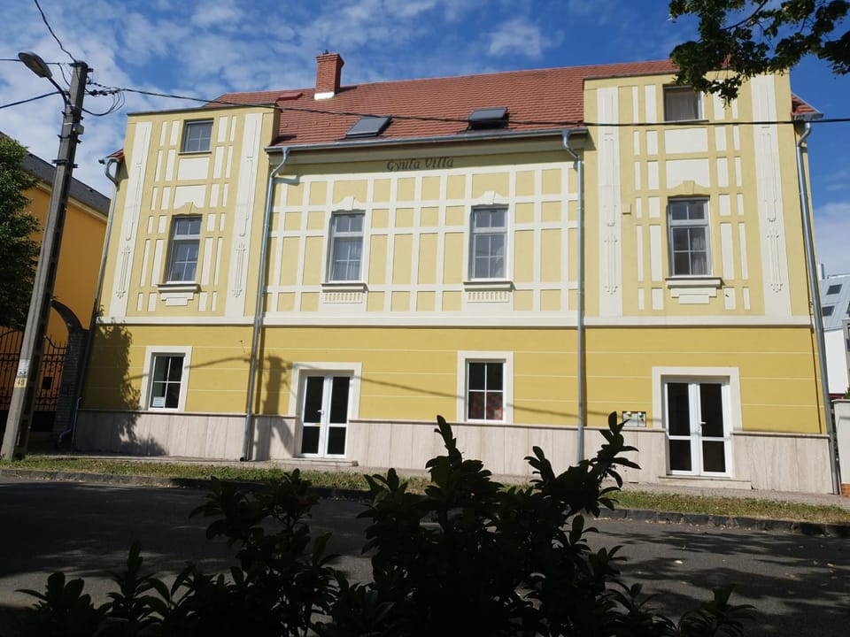 Property building, Facade/entrance