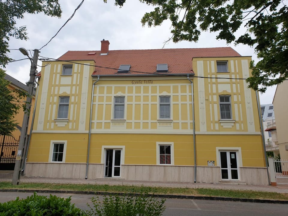 Property building, Facade/entrance