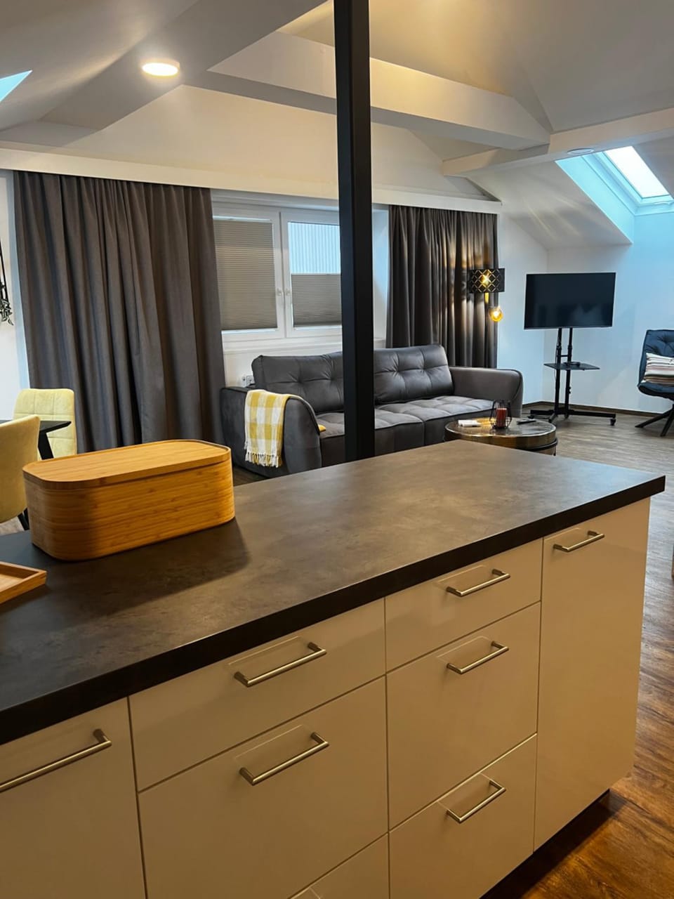 TV and multimedia, Kitchen or kitchenette