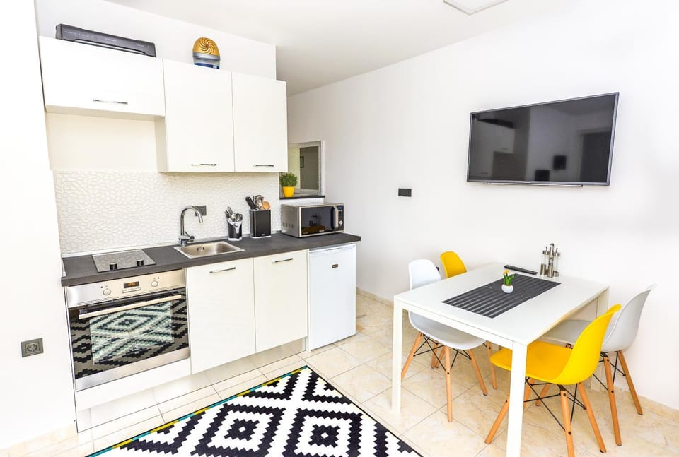 TV and multimedia, Dining area, kitchen