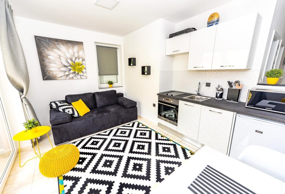 Living room, Dining area, kitchen