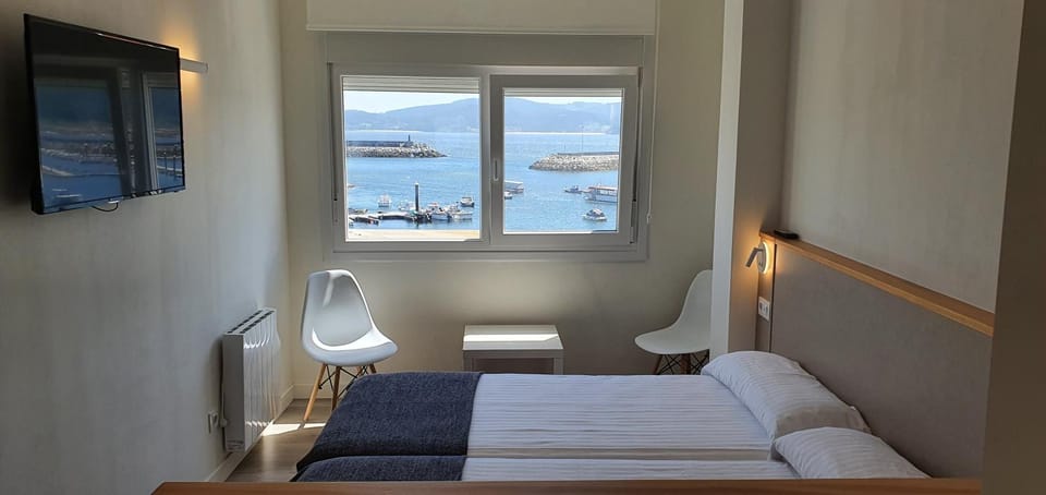 TV and multimedia, Decorative detail, Bedroom, Sea view, Area and facilities