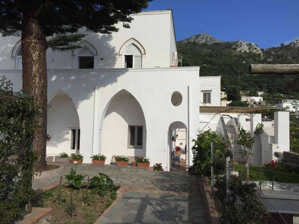 Property building, Facade/entrance