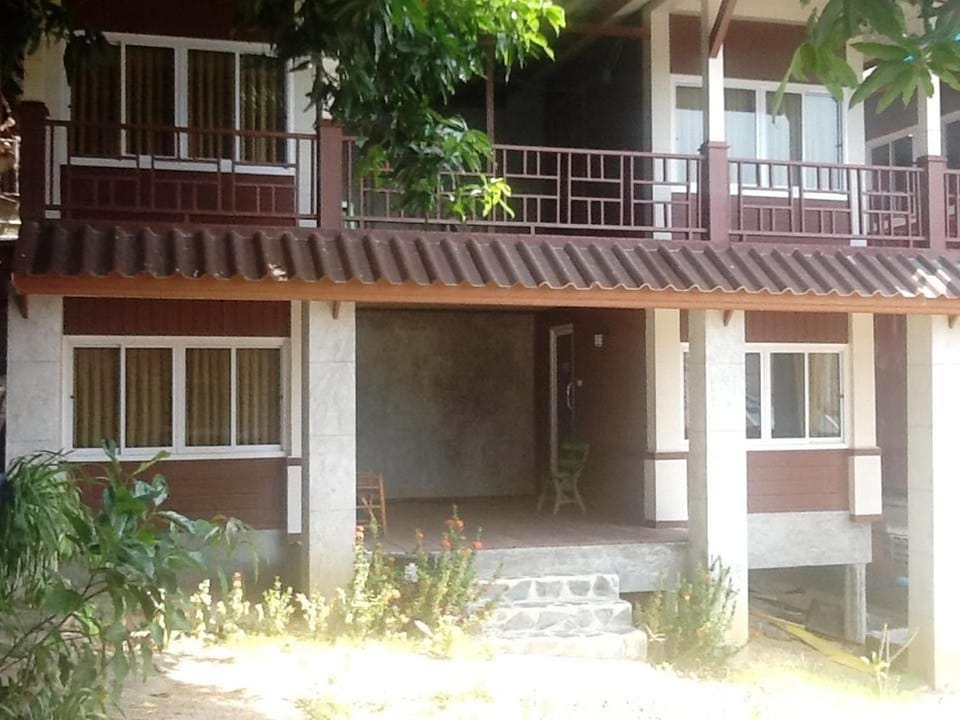 Facade/entrance, Day