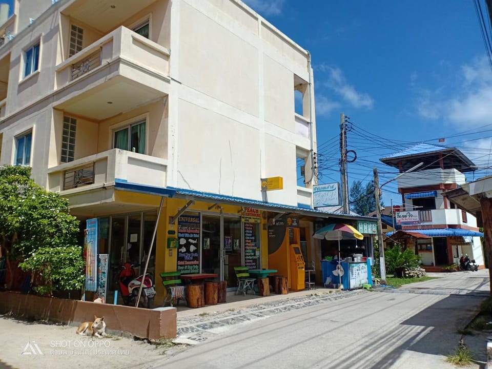 Peach Guesthouse Bed and Breakfast in Ban Tai