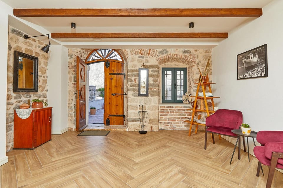 Villa Emily Apartment in Kotor Municipality