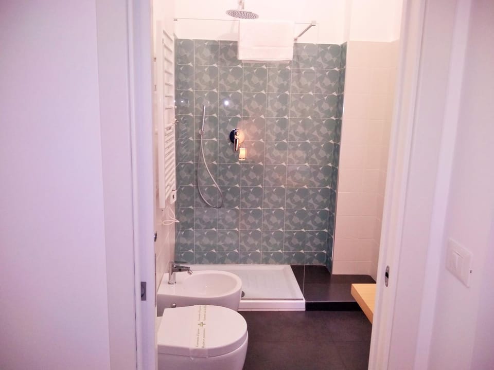 Toilet, Bathroom, Photo of the whole room
