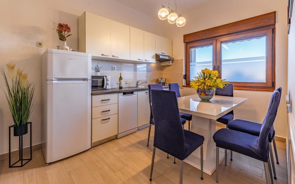 Kitchen or kitchenette, dishwasher, minibar, pet friendly