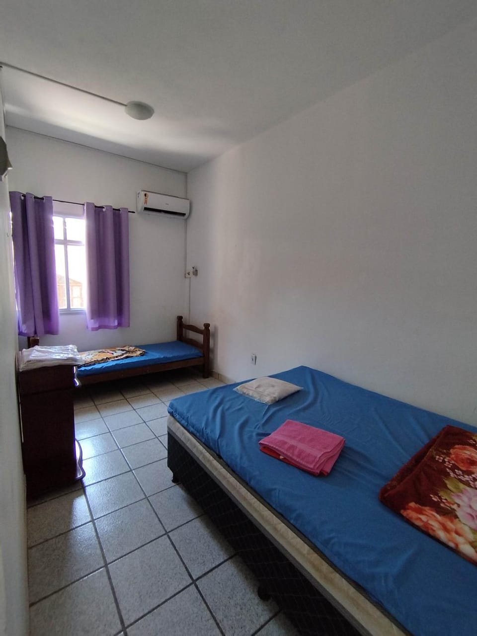 Seu Apto Praia da Costa 4 Simples Econômico Todo Seu 2Q Mobiliado Ar Cond Fogão Geladeira Excel Localização Centro Apartment in Vila Velha