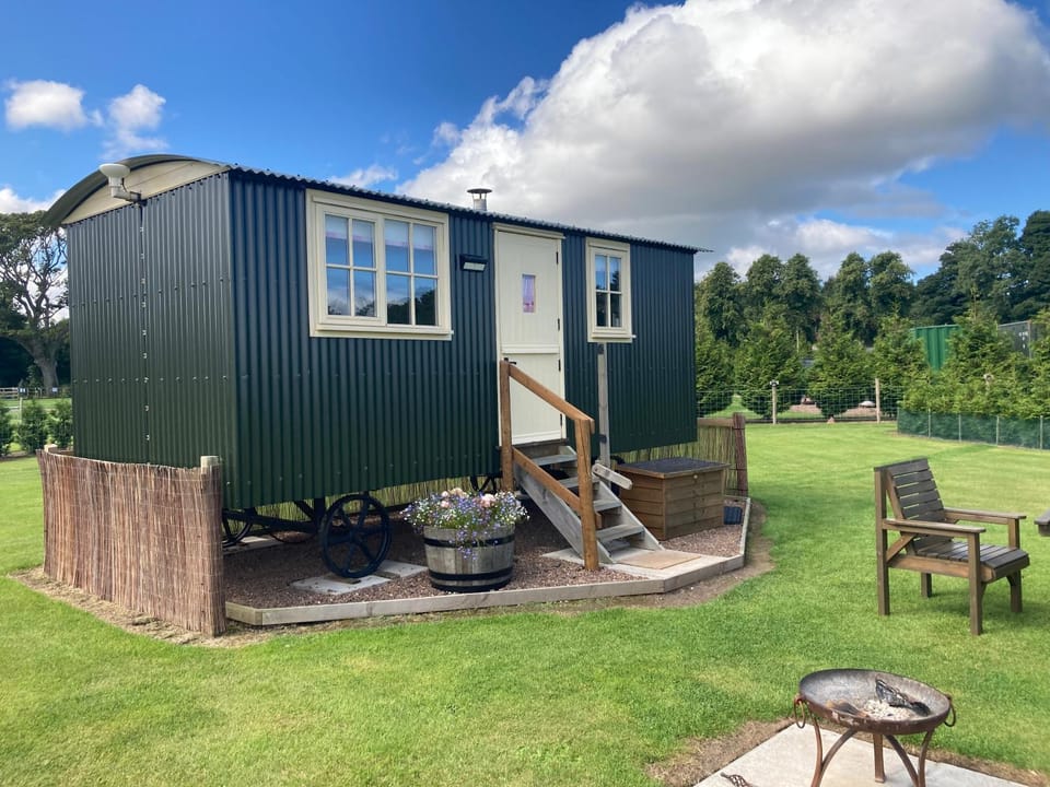 The Hawthorn Shepherds Hut House in Scotland
