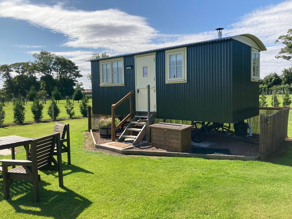 The Hawthorn Shepherds Hut House in Scotland