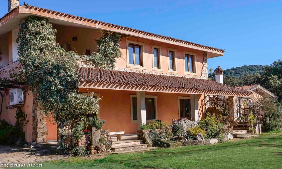 Property building, Restaurant/places to eat