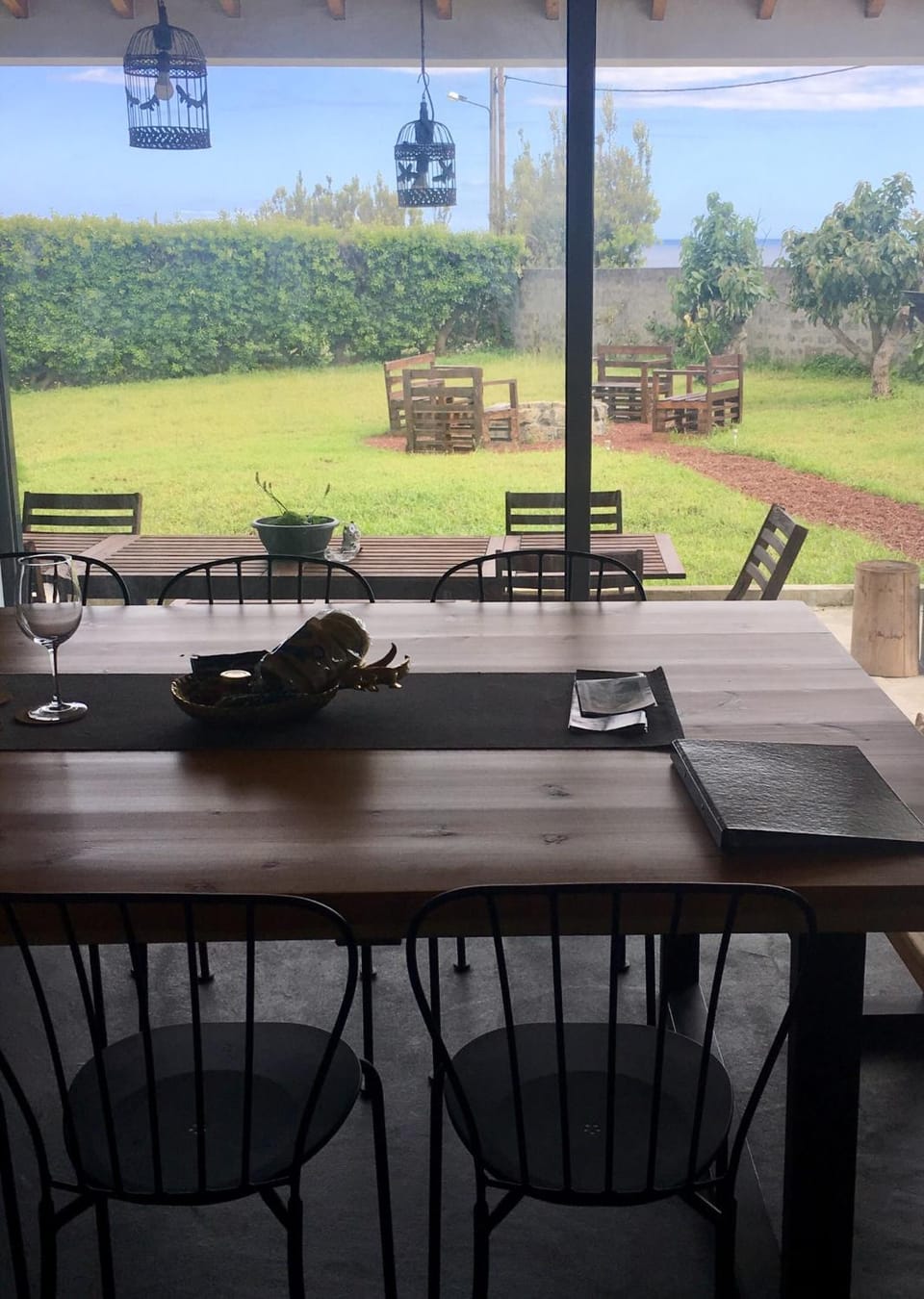 Kitchen or kitchenette, Garden view