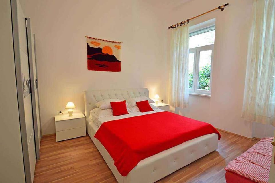 Seating area, Bedroom