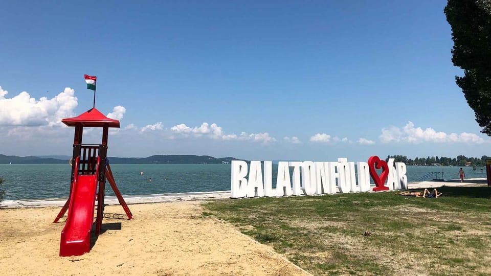 Nearby landmark, Summer, Beach