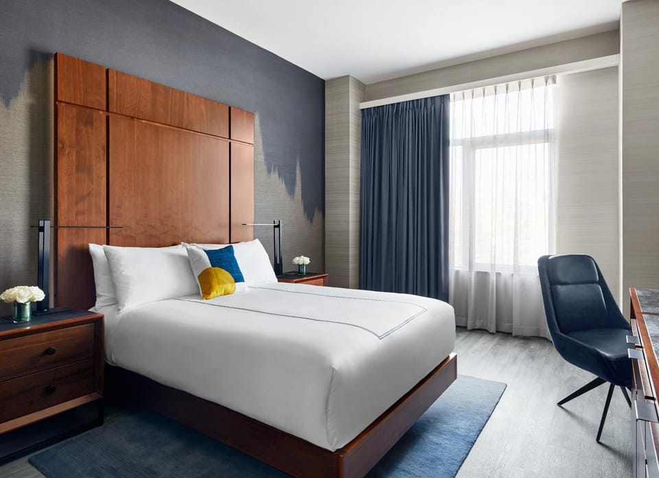 Bed, Bedroom, hair dresser