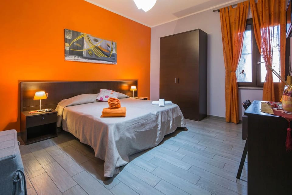 Photo of the whole room, Decorative detail, Decorative detail, Bedroom
