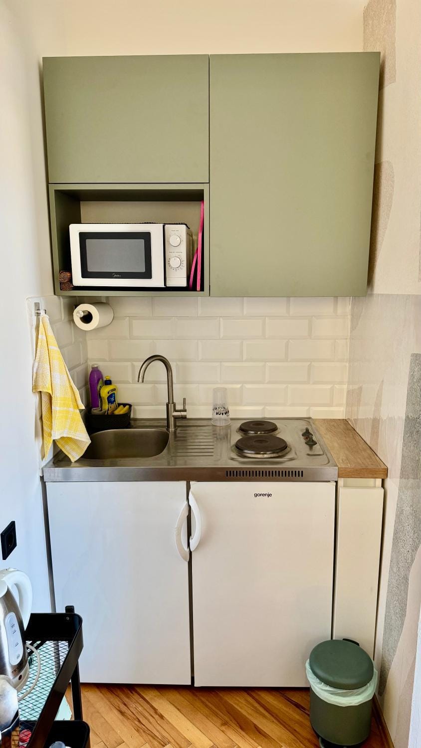 Kitchen or kitchenette, stove