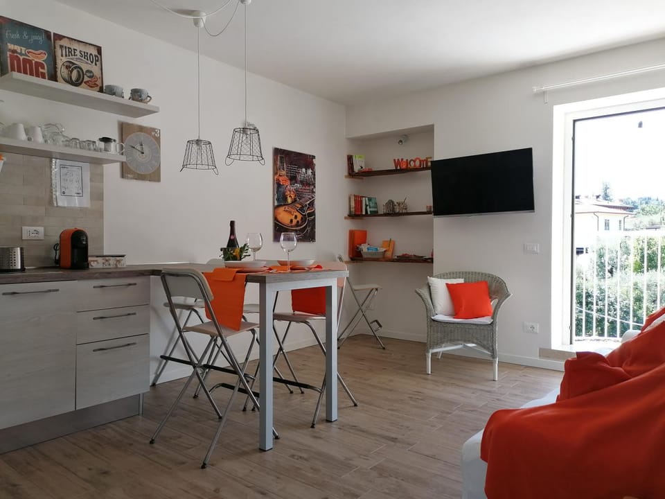 Kitchen or kitchenette, Living room, Dining area