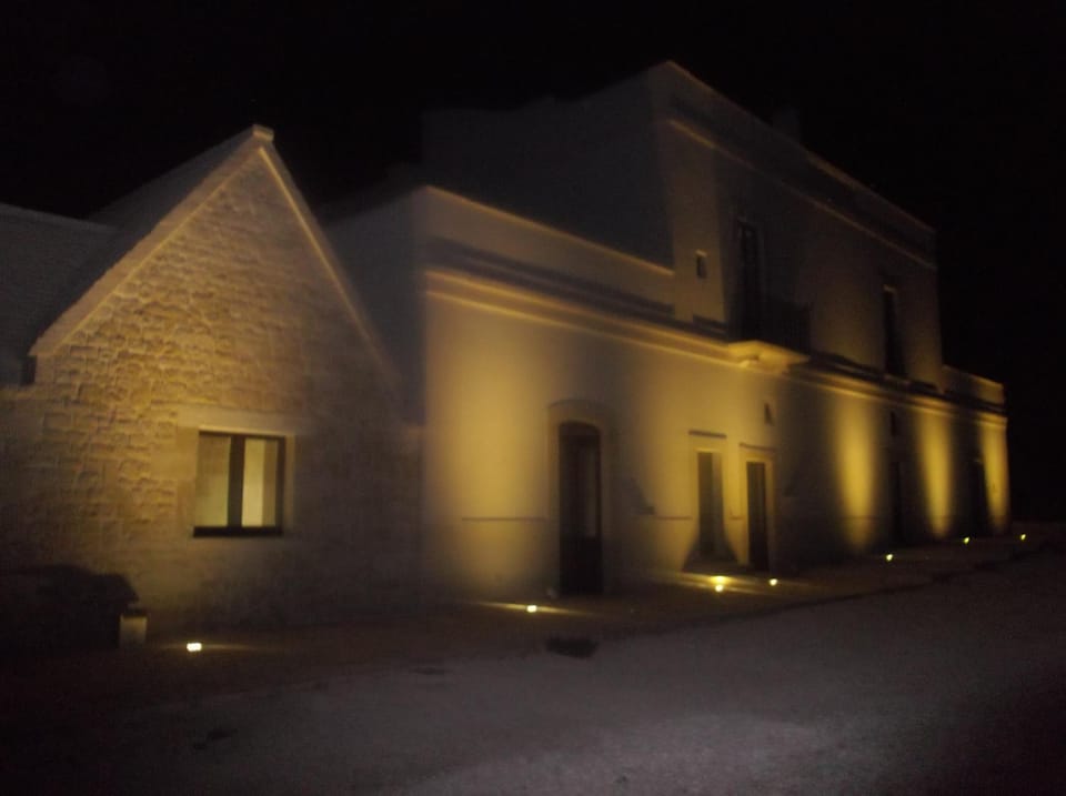 Facade/entrance, Night