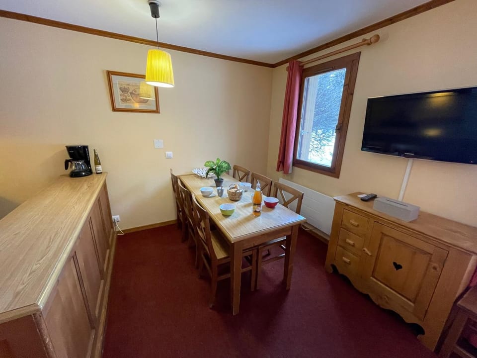 TV and multimedia, Dining area