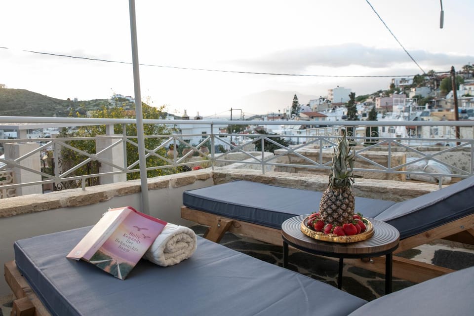 Cleopatra deluxe with jacuzzi apart in Kamilari with panoramic view Apartment in Crete