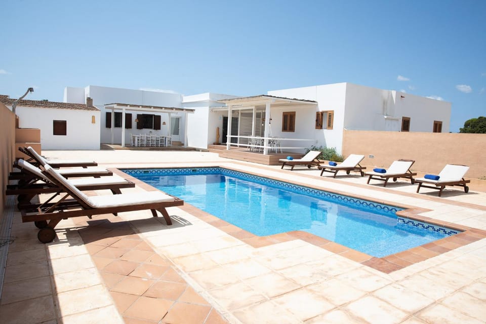 Property building, Patio, Swimming pool, sunbed