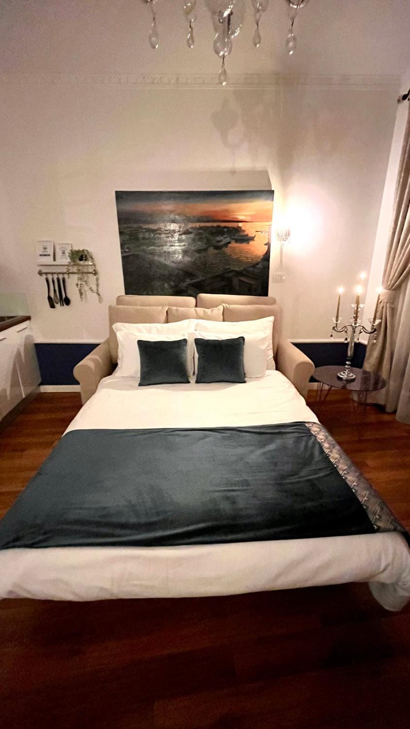 Bed, Living room