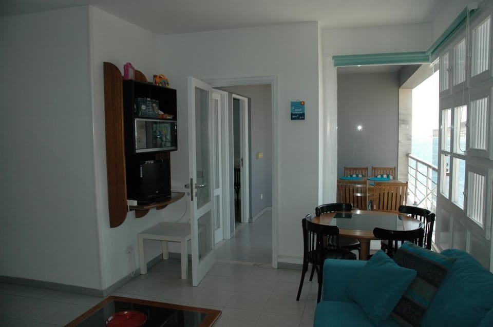 Lovely flat with sea-view, 1 minute walk to beach Apartment in El Médano