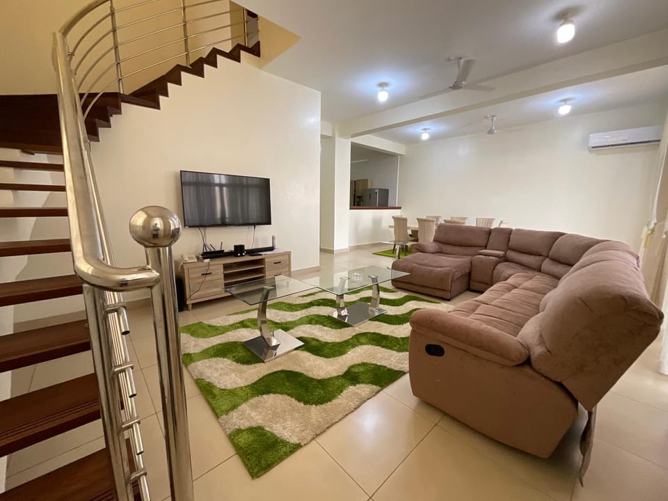 Communal lounge/ TV room, Living room