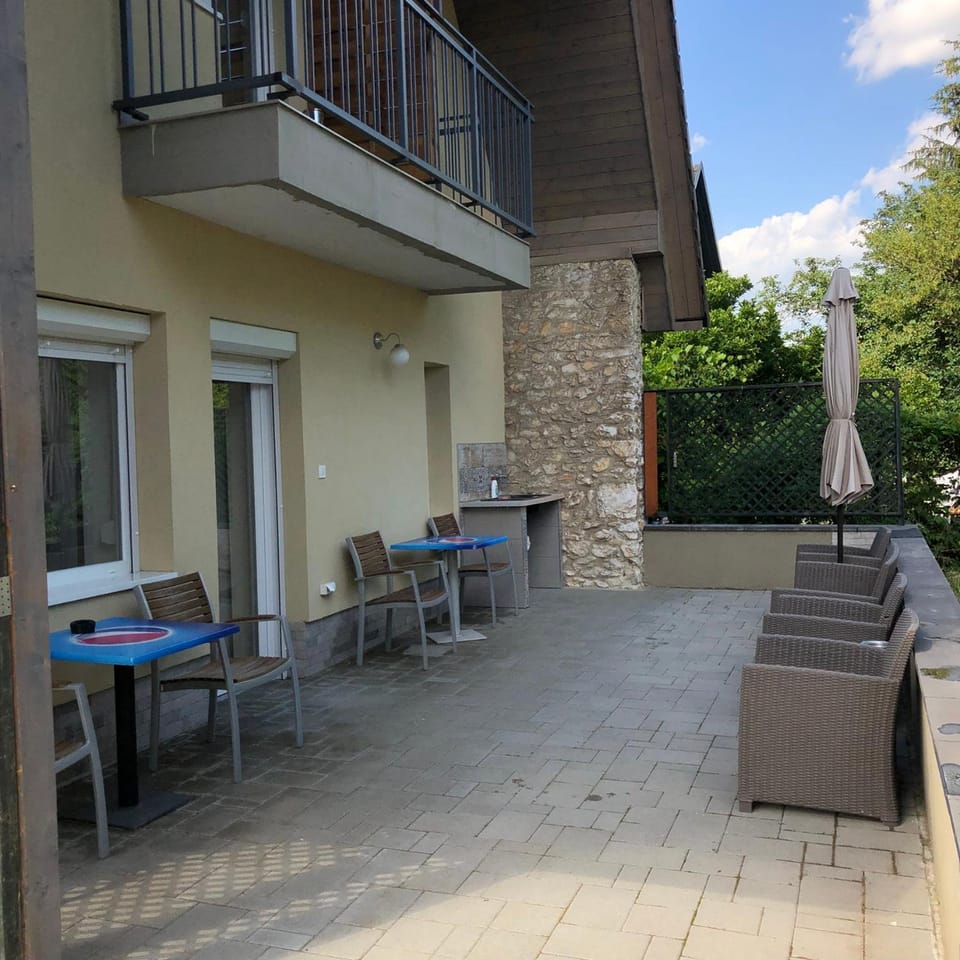 Juno Apartman Vendégház Bed and Breakfast in Hungary