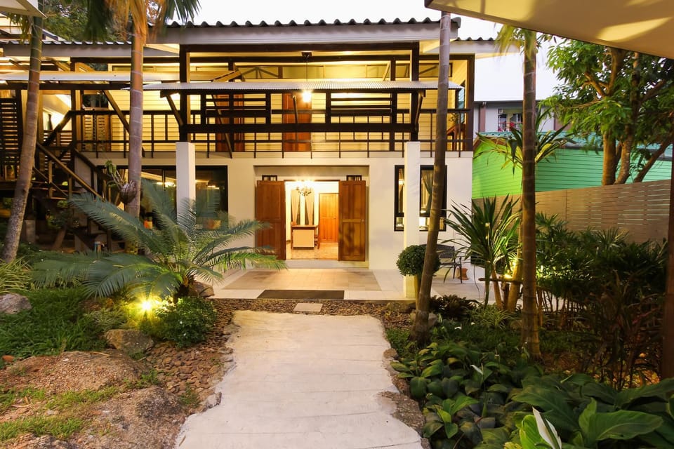 Property building, Facade/entrance, Inner courtyard view