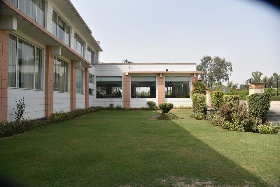 Property building, Garden, Garden view