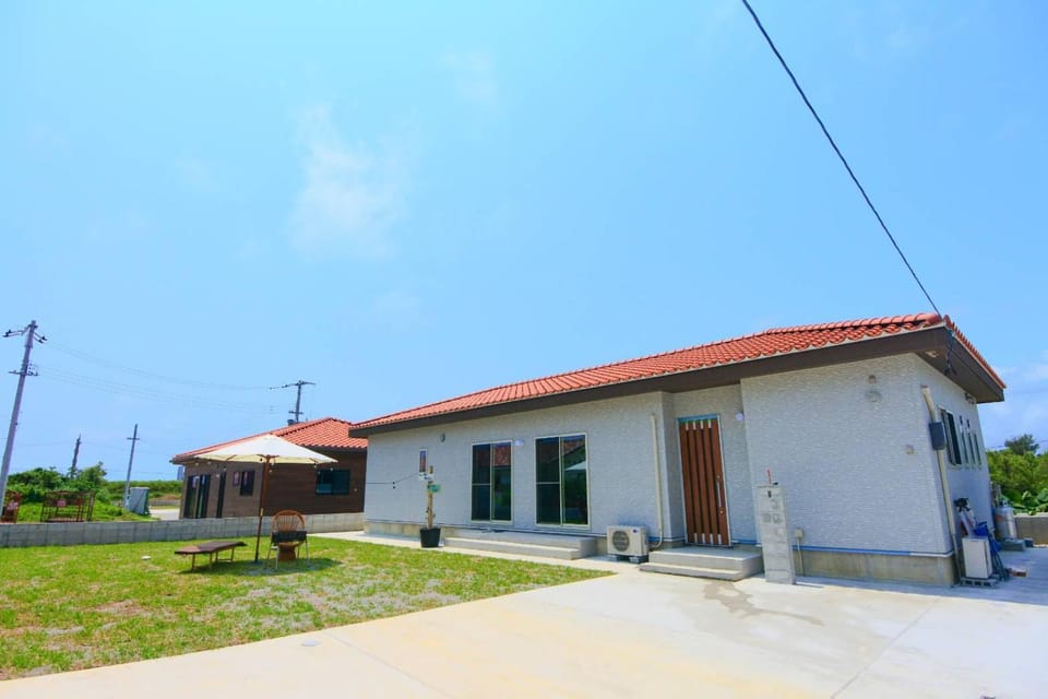 Property building, Facade/entrance, Garden
