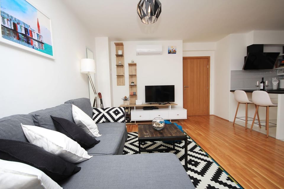 Apartman Ela Apartment in Makarska