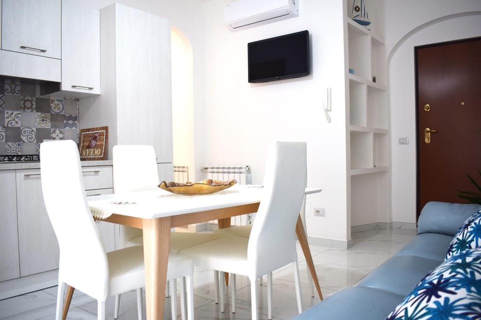 TV and multimedia, Kitchen or kitchenette, Dining area