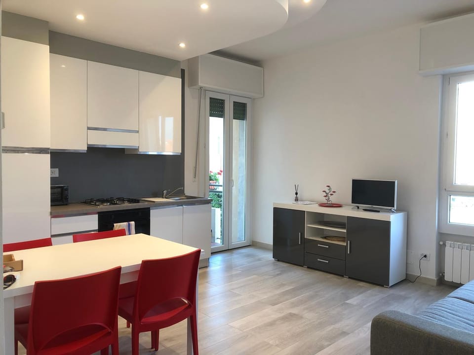 Kitchen or kitchenette, Seating area