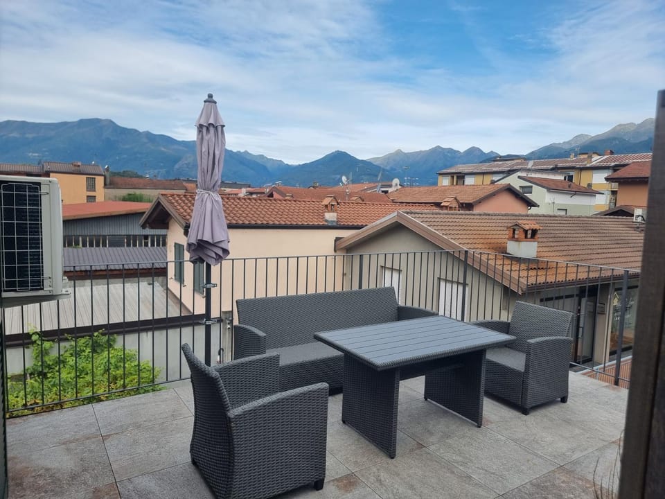 Natural landscape, View (from property/room), Balcony/Terrace, Mountain view