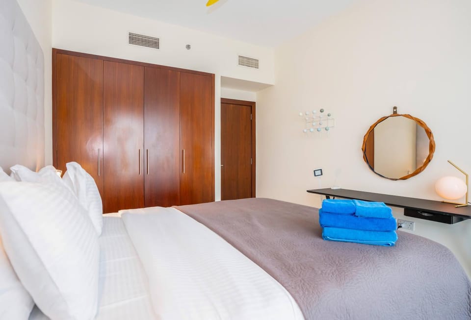 New Arabian Apartment Panorama Golf View Apartment in Dubai