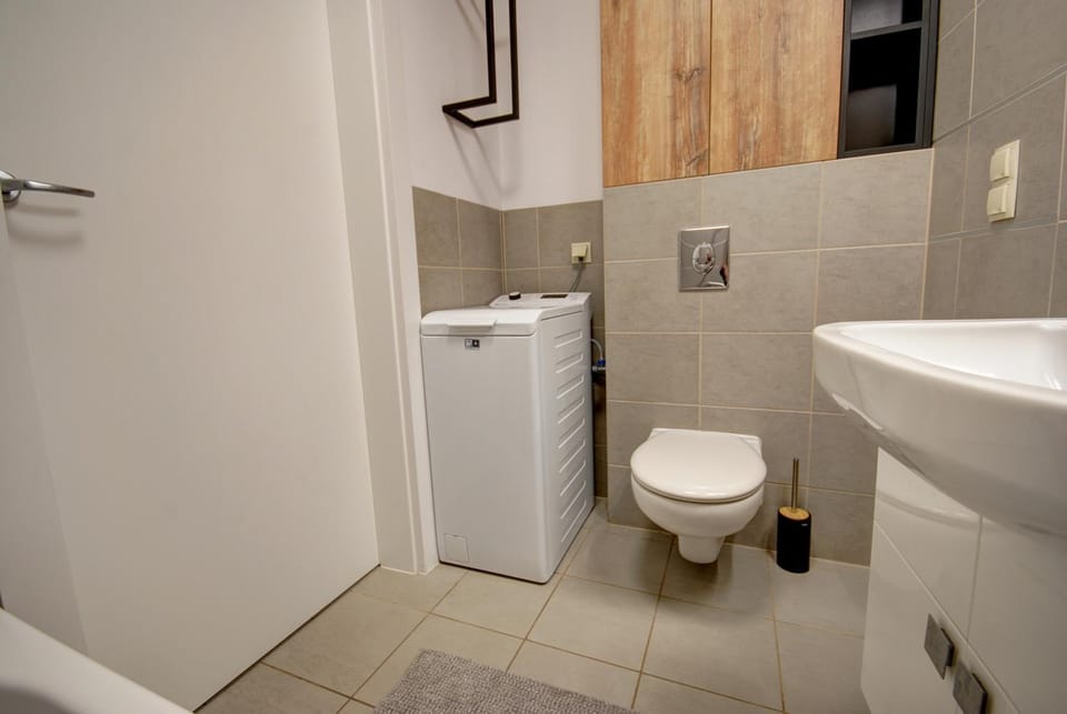 Toilet, Bathroom