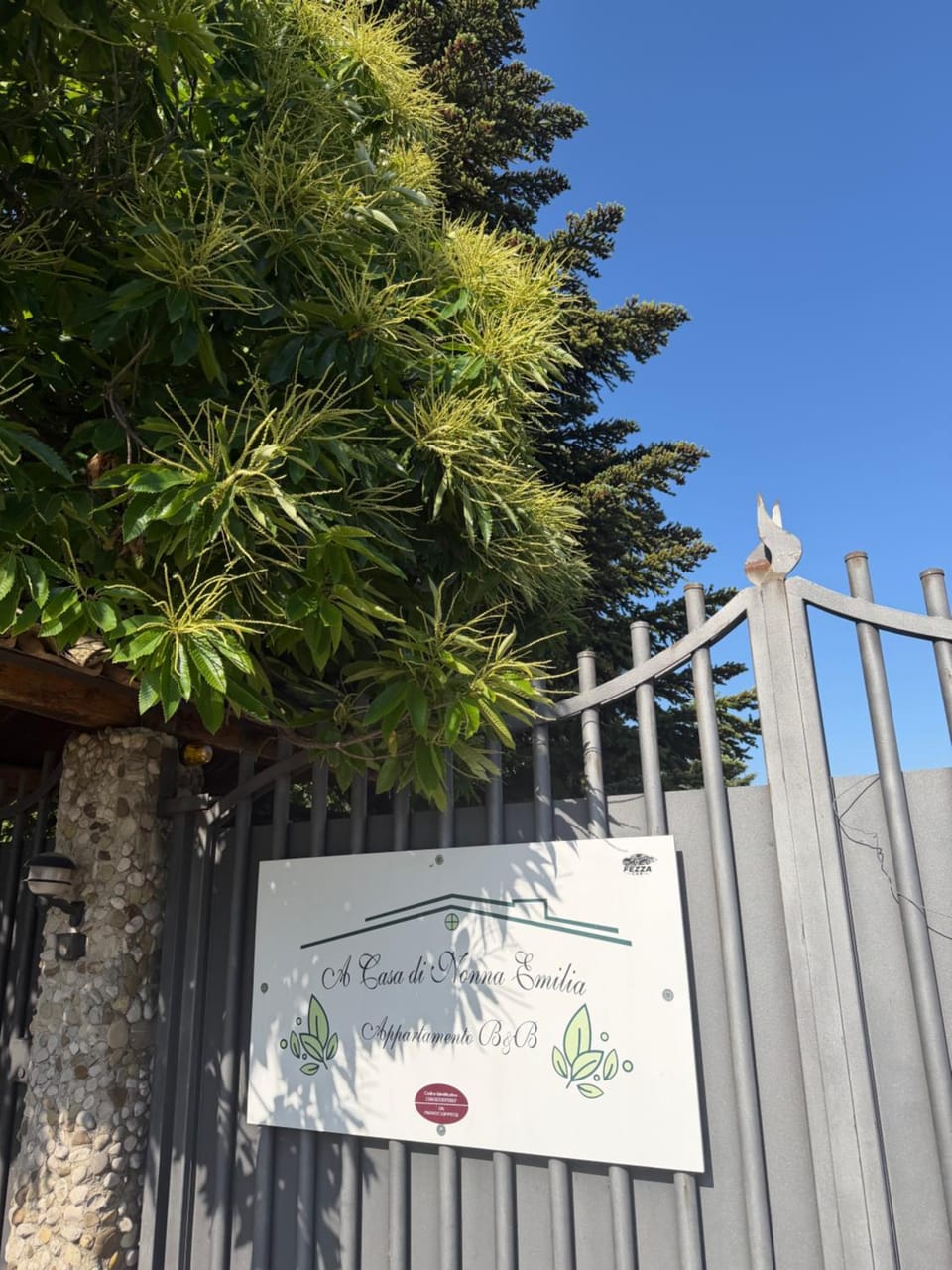 Garden, Logo/Certificate/Sign, Location