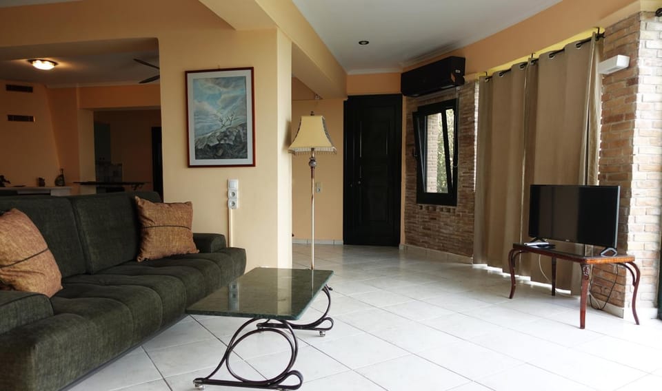 One Bedroom Villa Villa in Alikanas