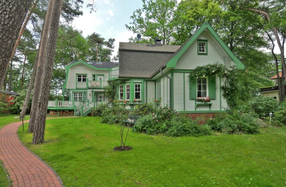 Property building, Garden
