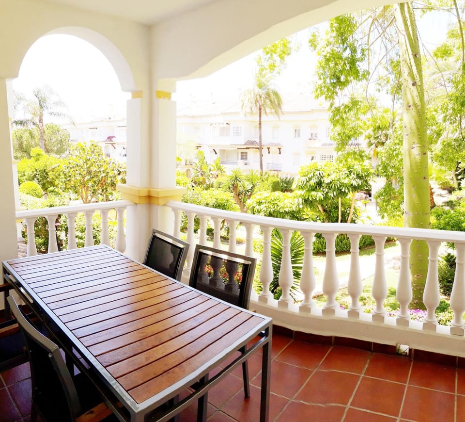 Chez Migs & Luci. Marbella. Milla de Oro. Golden Mille Apartment in Marbella