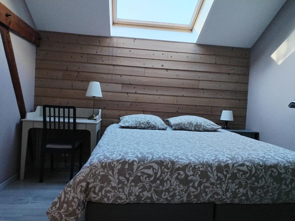 Bed, Seating area, Bedroom, storage