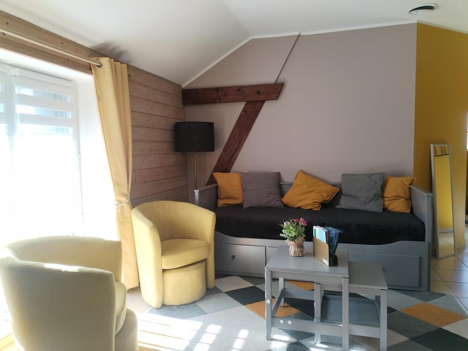 Communal lounge/ TV room, Seating area, Evening entertainment